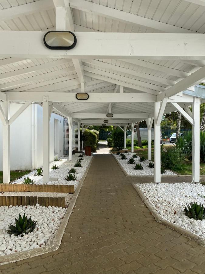 Greet Hotel Villeneuve La Garenne - Renove Экстерьер фото