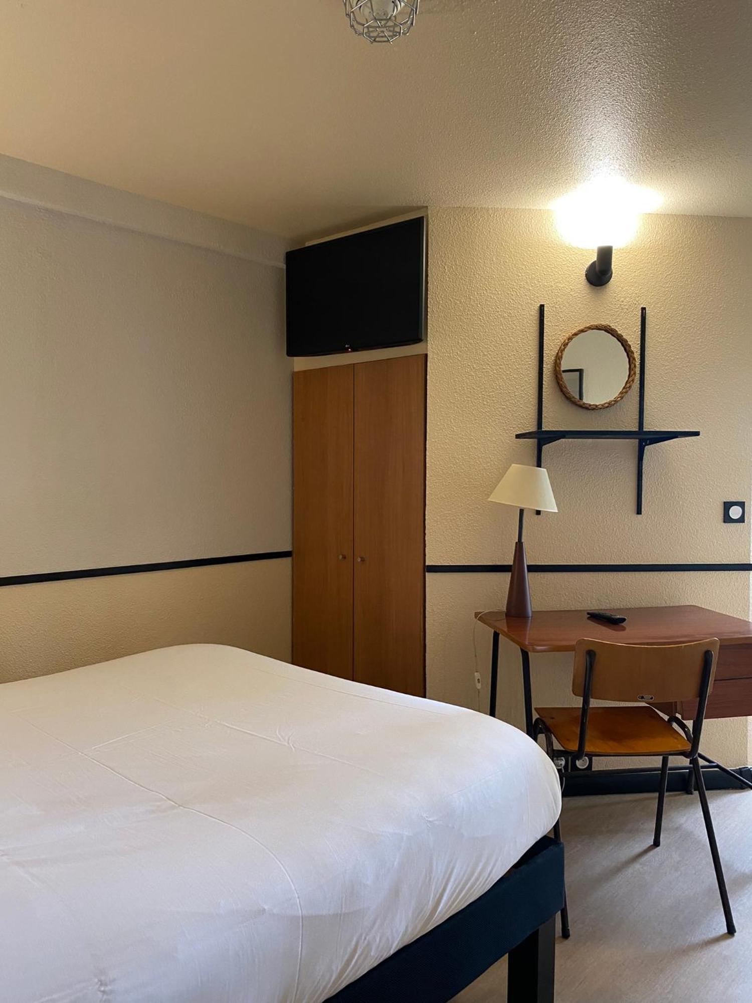 Greet Hotel Villeneuve La Garenne - Renove Экстерьер фото