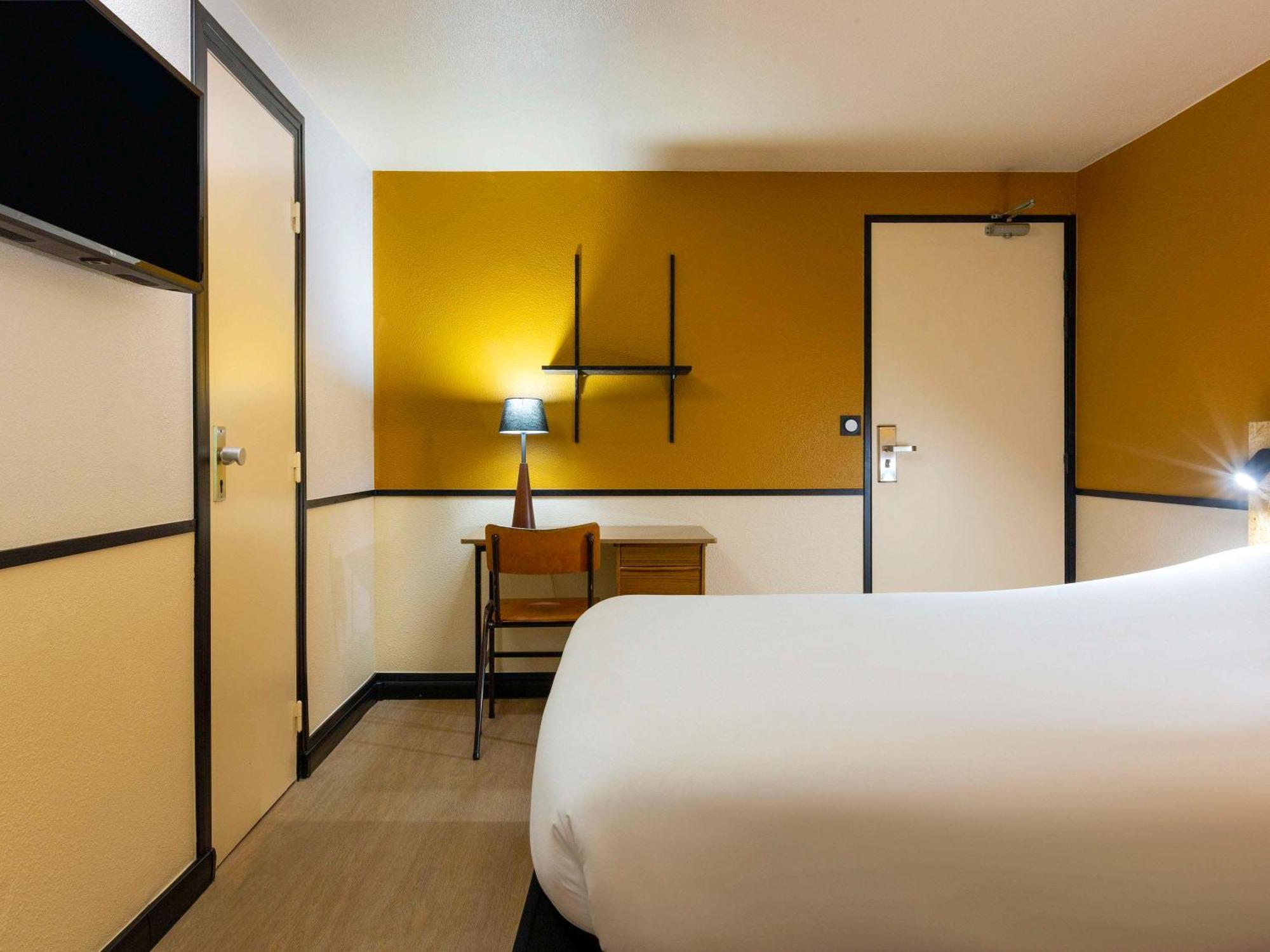 Greet Hotel Villeneuve La Garenne - Renove Экстерьер фото