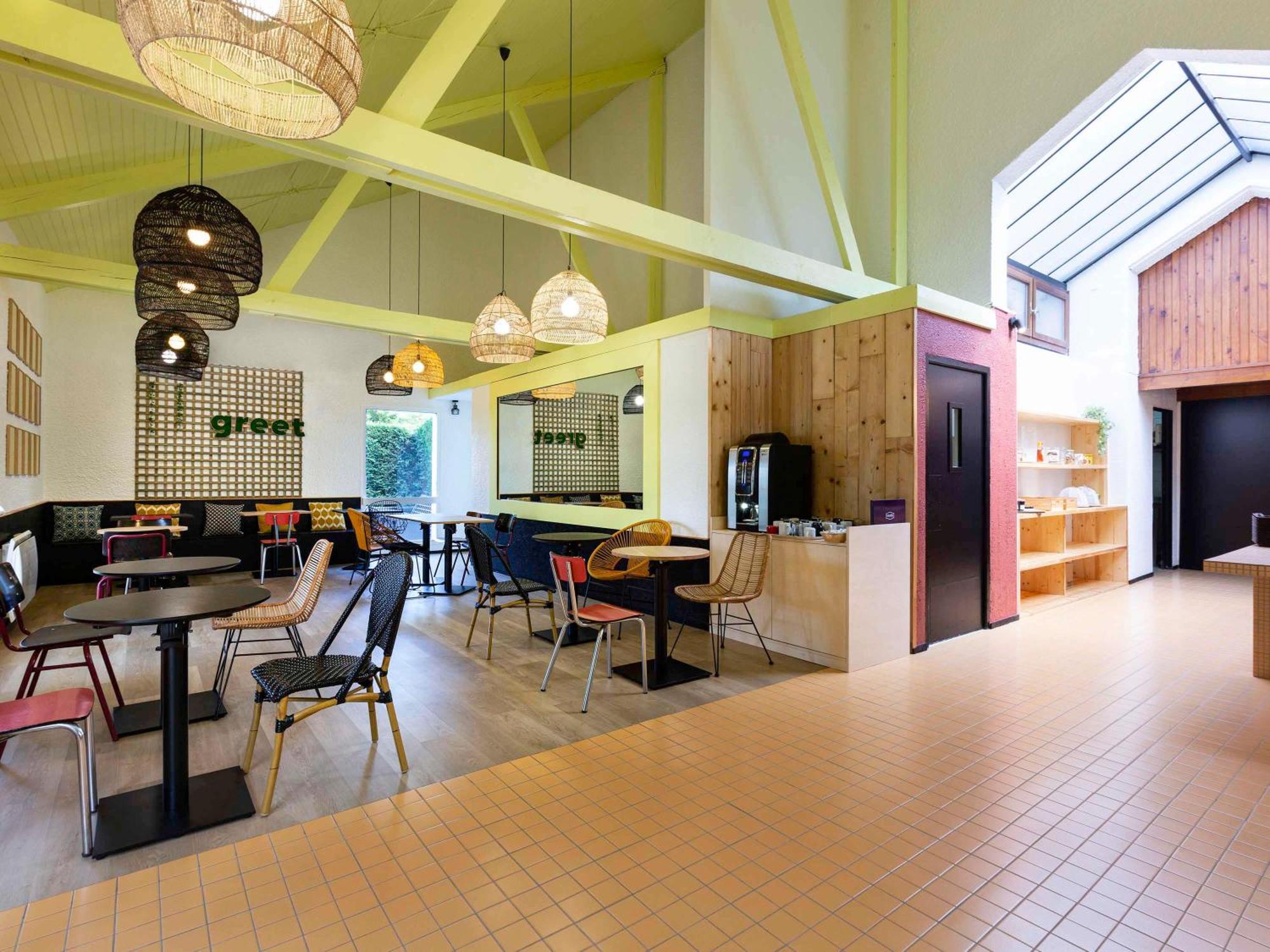 Greet Hotel Villeneuve La Garenne - Renove Экстерьер фото