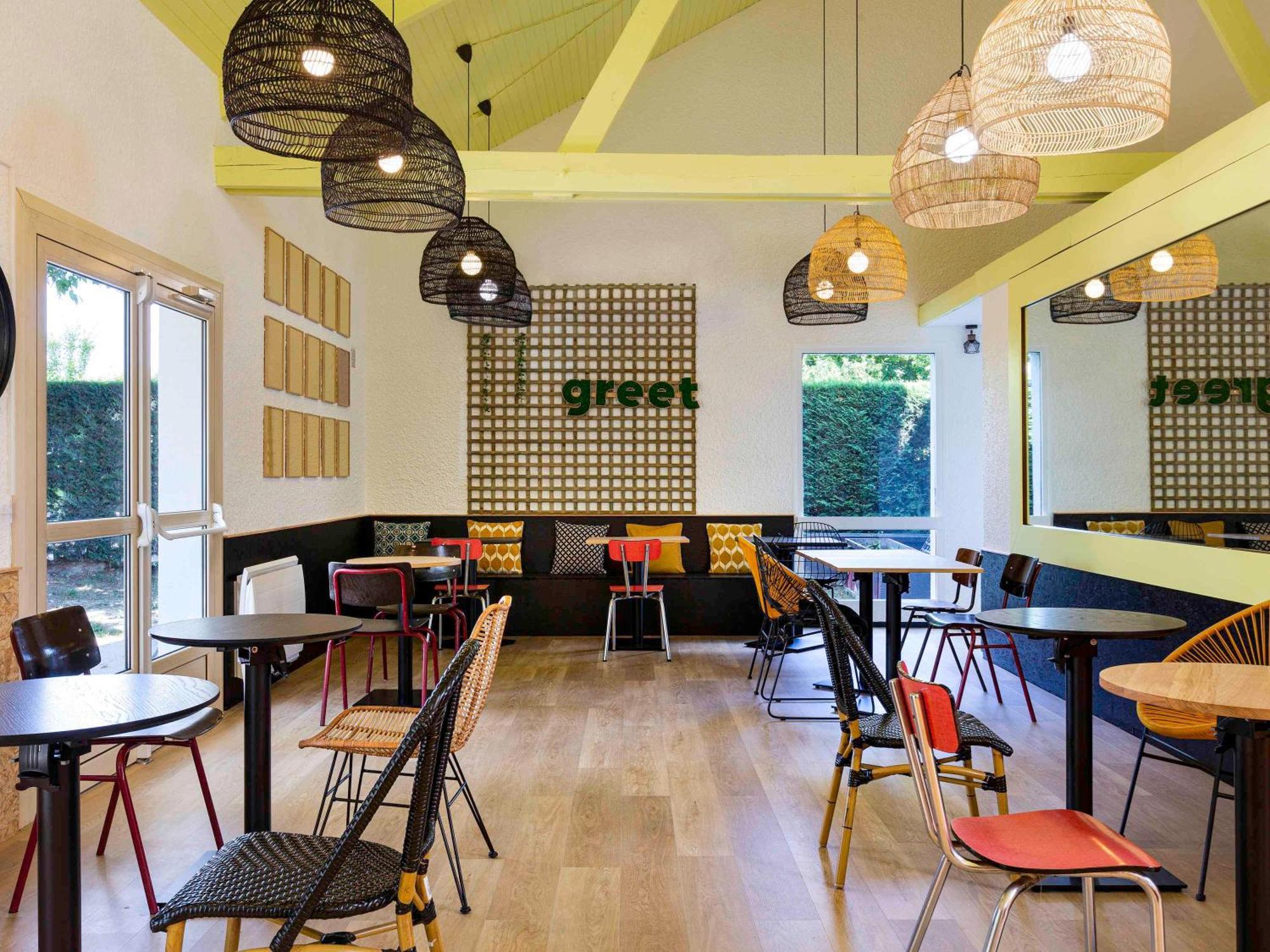 Greet Hotel Villeneuve La Garenne - Renove Экстерьер фото