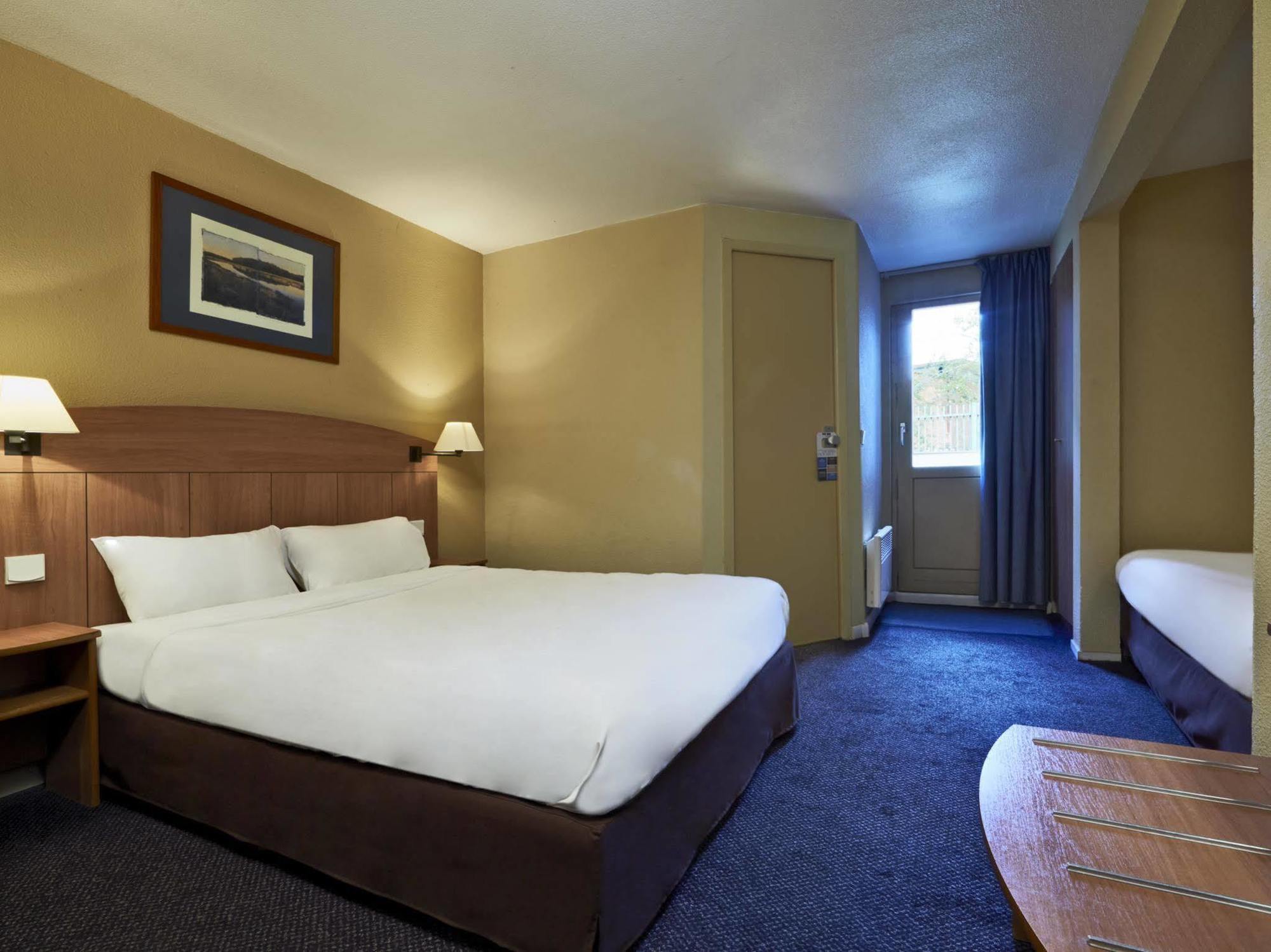 Greet Hotel Villeneuve La Garenne - Renove Экстерьер фото